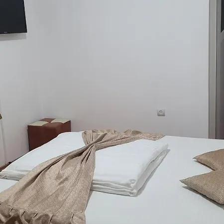 Guest house Pensiunea Casa Ady 3*